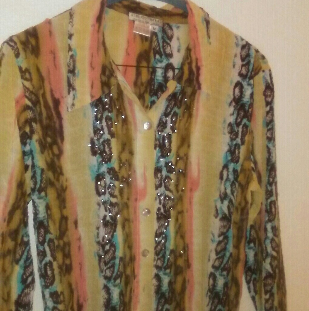 Top/blouse by Alberto Makali, size M.